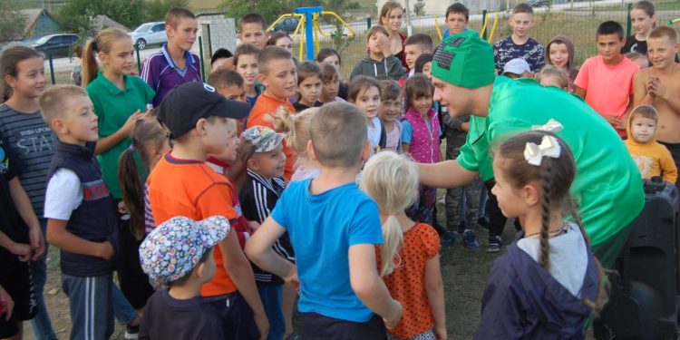 Un nou teren de joacă, construit la inițiativa lui Ilan Șor, în comuna Cealîc, raionul Taraclia