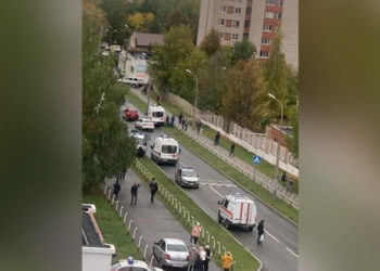 Update | В ижевской школе убиты девять человек. Среди погибших — пятеро детей