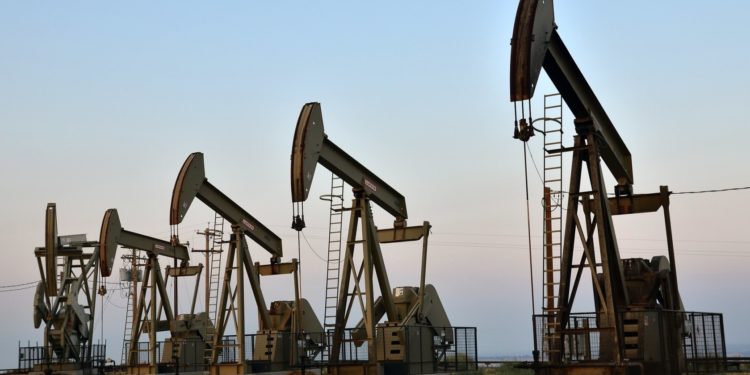 Страны «Большой семерки» объявили о решении ввести потолок цен на российскую нефть