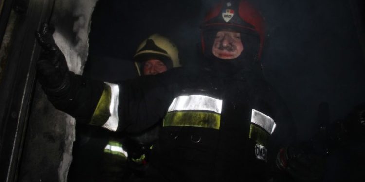 В столичной многоэтажке ночью 5 сентября произошел пожар