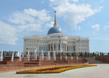 Парламент Казахстана переименовал Нур-Султан в Астану. И увеличил президентский срок до семи лет