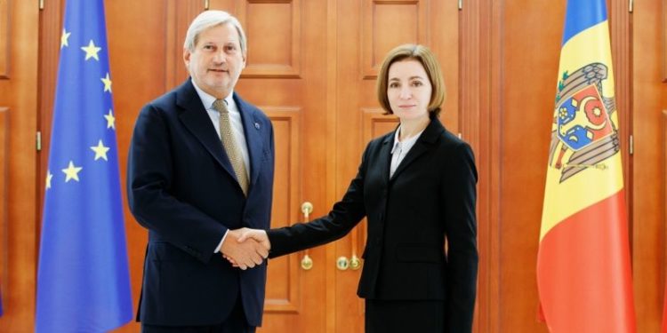 Comisarul European pentru Buget și Administrație Johannes Hahn: chiar ne dorim să vă ajutăm, în special în problemele ce țin de problemele energetice | VIDEO