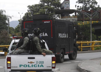 Atac înfiorător în Columbia: Șapte polițiști au fost uciși într-o ambuscadă „cu explozibili și tiruri de arme de foc”