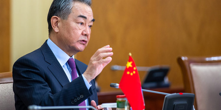 Китай призвал Россию и Украину к возобновлению переговоров «без предварительных условий»