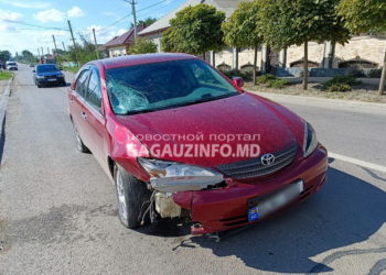 Un șofer a spulberat doi pietoni, pe trotuar, În raionul Comrat: Starea victimelor este gravă și ar putea fi transferate la Chișinău | VIDEO