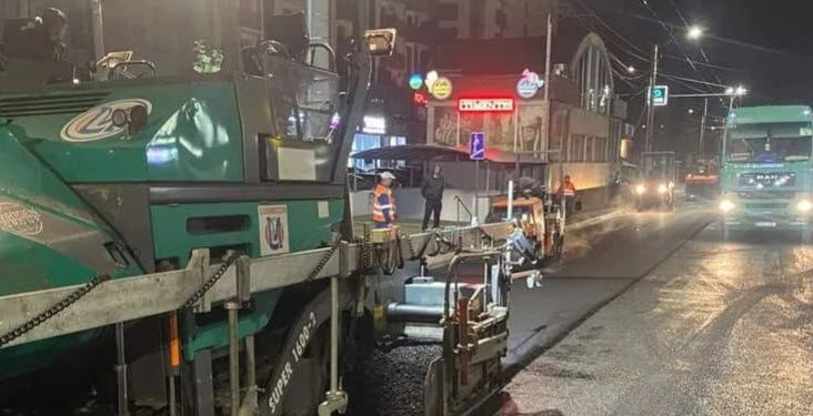 Lucrări nocturne de reabilitare a carosabilului din bulevardul Renașterii Naționale. Circulația troleibuzelor va fi redirecționată