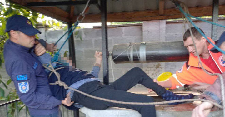 В Пересечино мужчина упал в колодец