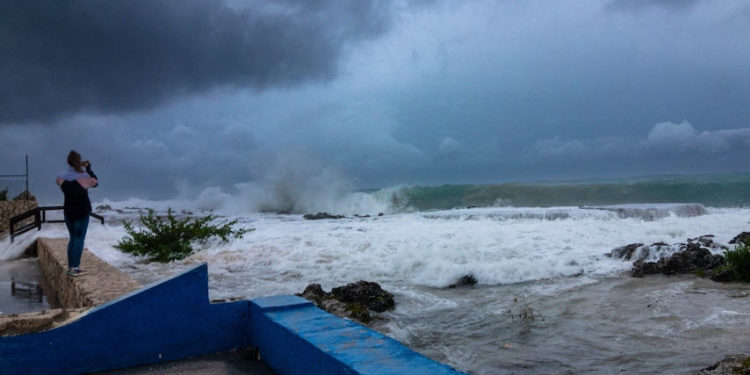 Ian, uraganul de categorie 4, se apropie de Florida: Este o furtună despre care vom vorbi mulți ani, un eveniment istoric