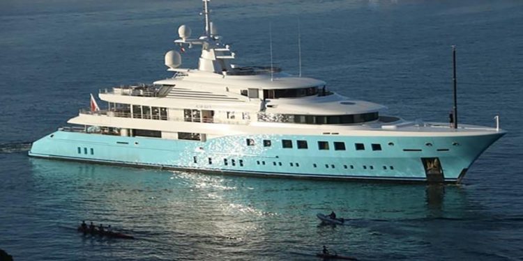 Superiahtul unui oligarh rus a fost vândut de Gibraltar la jumătate de preț