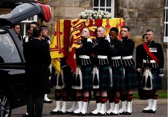 Sicriul Reginei Elisabeta a II-a, din stejar și plumb, era pregătit de acum 30 de ani