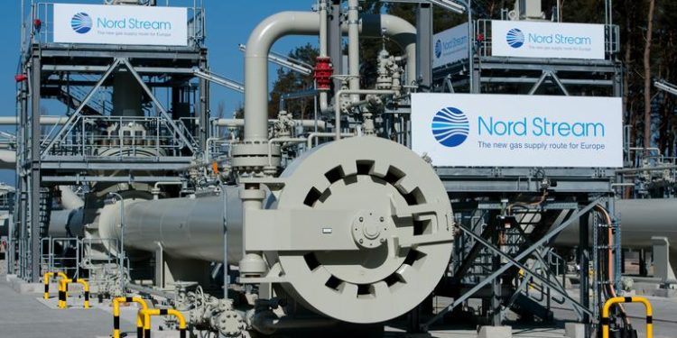 Оператор сообщил о падении давления на обеих нитках газопровода «Северный поток — 1». Ранее давление упало на «Северном потоке — 2»