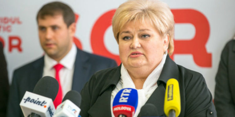 Reghina Apostolova, despre acțiunile poliției la protest: Ei nu acționează din proprie inițiativă, ci indeplinesc ordinele PAS-ului | VIDEO