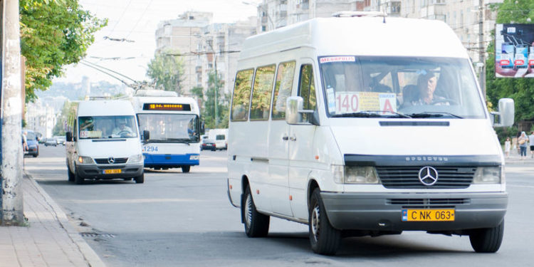 Amânare. Chișinăul nu scapă deocamdată de microbuze, așa cum era planificat
