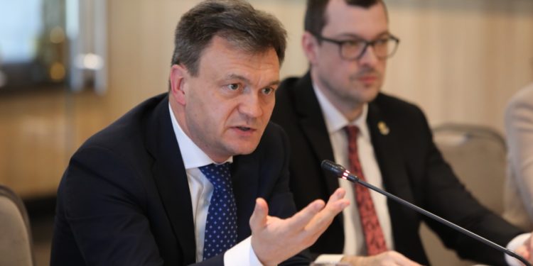 Consilierul de securitate al președintelui Maia Sandu: Moldova nu mai poate miza doar pe neutralitate, trebuie să lucrăm la creşterea potenţialului de apărare | VIDEO