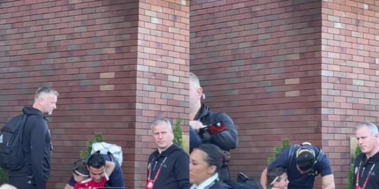 Momentul în care un băiat trece de pază și sare în brațele lui Ronaldo: Cum a reacționat fotbalistul și cu ce s-a ales copilul