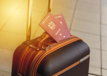 Studiu: Pentru prima dată în ultimii ani, tinerii vor să emigreze din Moldova nu din motive financiare, ci din cele sociale | VIDEO
