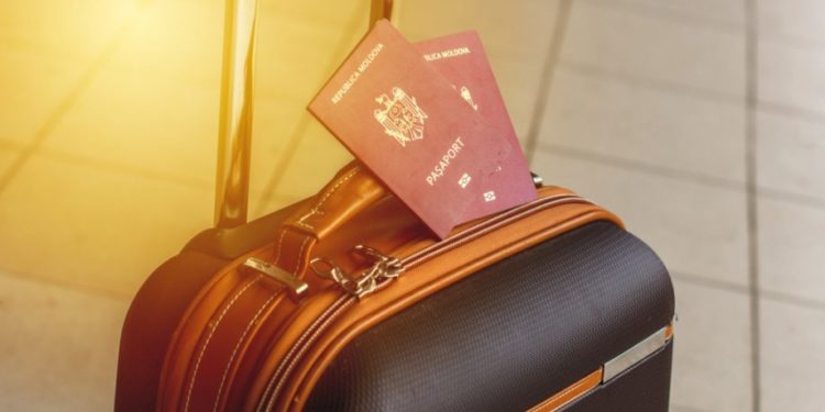 Studiu: Pentru prima dată în ultimii ani, tinerii vor să emigreze din Moldova nu din motive financiare, ci din cele sociale | VIDEO