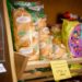 Forfotă în magazinele sociale „Merișor”, din Chișinău. Oamenii stau la coadă ca să cumpere pâine cu doar un leu