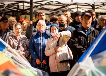 Protestele împotriva actualei guvernări continuă în centrul capitalei. Cei de la fața locului infirmă zvonurile apărute pe internet, precum că ar fi plătiți să participe la manifestație | VIDEO