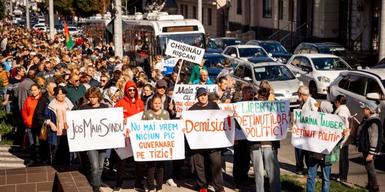 Formațiunea “ȘOR”: Mii de oameni vin la protest