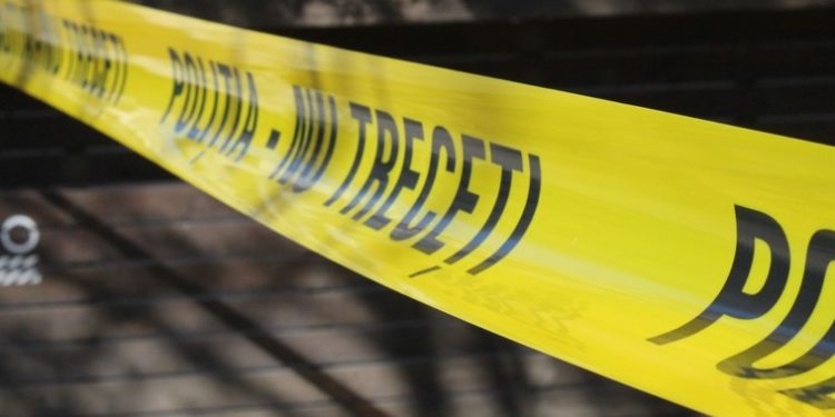 Bărbat găsit strangulat în beciul casei, la Criuleni