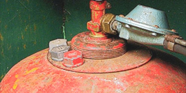 O butelie de gaz a explodat într-un apartament din mun.Soroca. Un bărbat, transportat la spital cu multiple arsuri