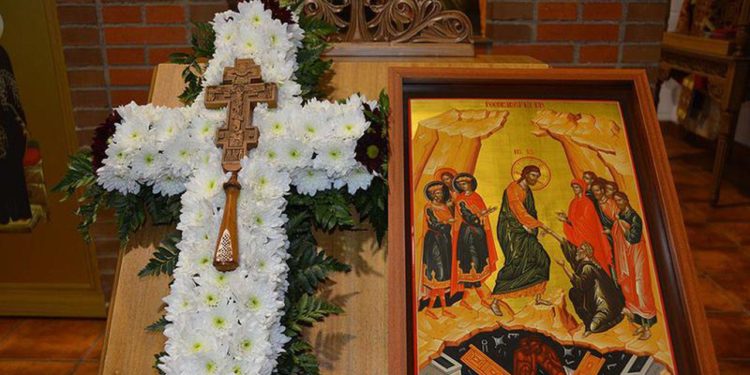 Creștinii ortodocși de stil vechi sărbătoresc Înălțarea Sfintei Cruci