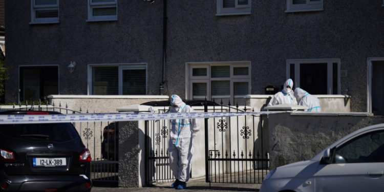 O fată de 18 ani și frații ei de 8 ani, gemeni, au fost uciși într-o casă din Dublin