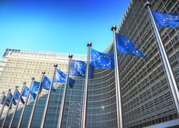 ЕС анонсировал новые санкции против России, в том числе введение потолка цен на российскую нефть