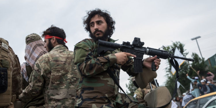 Talibanii au omorât două femei în timp ce le percheziționau casa în căutare de arme și opozanți ascunși ai regimului