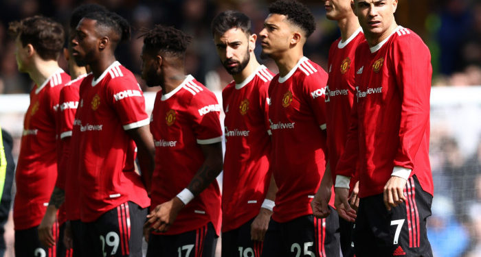 Aeronava echipei Manchester United a ajuns la Chișinău. Fotbaliștii, surprinși în momentul controlului de pașapoarte