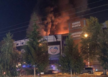 В Уфе загорелся торговый центр на площади 1500 кв. м. | VIDEO