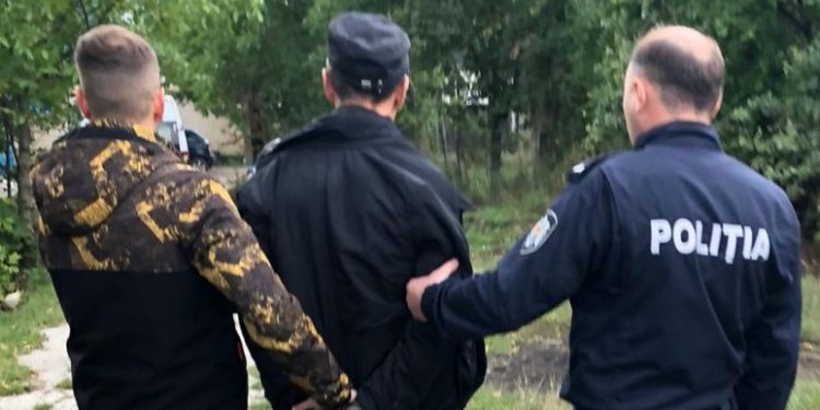 Poliția a reținut un bărbat, suspectat de comiterea mai multor furturi pe teritoriul a patru raioane din țară
