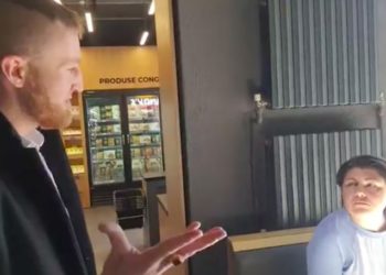 De ce nu ieșiți în fața manifestanților? În timpul protestelor, Natalia Gavrilița și doi deputați PAS au fost surprinși într-un local din apropiere. Reacția oficialilor | VIDEO