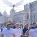 „Jos, Maia Sandu!”. Printre participanții la maratonul de caritate, desfășurat weekendul trecut în centrul capitalei, au fost surprinși alergători îmbrăcați în tricouri cu lozinci antiguvernamentale | VIDEO