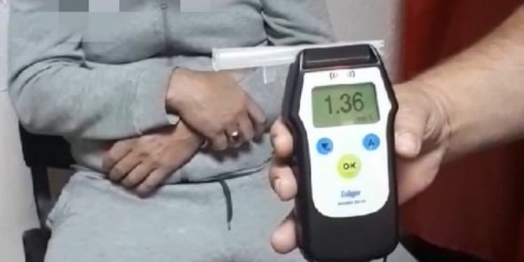 Fălești: un bărbat urcat beat la volan, având o concentrație de alcool de 1,36 mg/l în aerul expirat