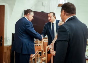 Слуцкий депутатам парламента РМ: Россия поддерживает территориальную целостность Республики Молдова