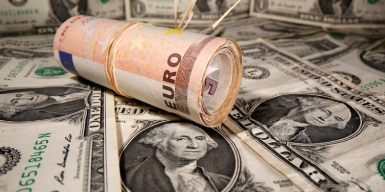 Dolarul este din nou mai scump decât Euro. Expert Economic: Deprecierea Euro a făcut ca inflația în Euro în Moldova să fie de peste 50% | VIDEO