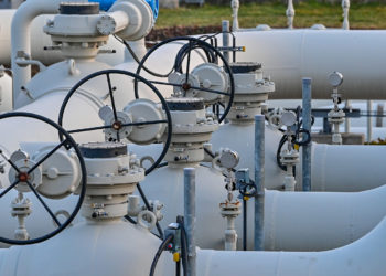 Китай решил продавать российский газ в Европу с высокой наценкой