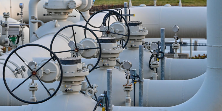 Китай решил продавать российский газ в Европу с высокой наценкой