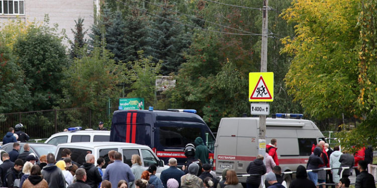 Numărul victimelor în urma atacului armat în școala din Ijevsk, Rusia a crescut la 13. Atacatorul ar fi bolnav de schizofrenie | VIDEO