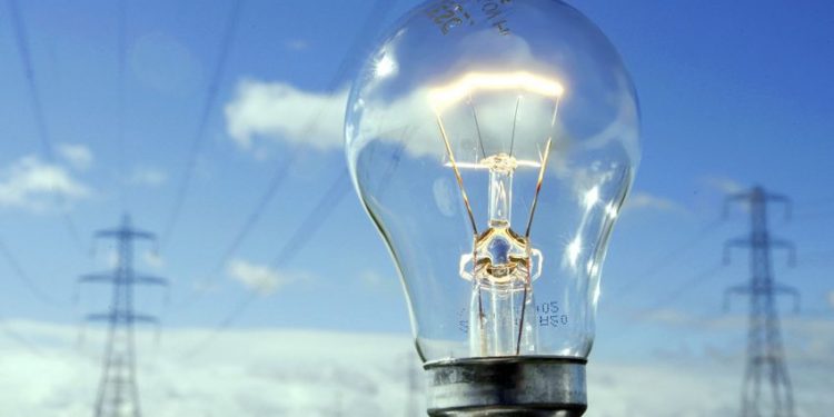 Peste 1600 de agenți economici și instituții publice, îndemnați de ANRE să reducă consumul de resurse energetice