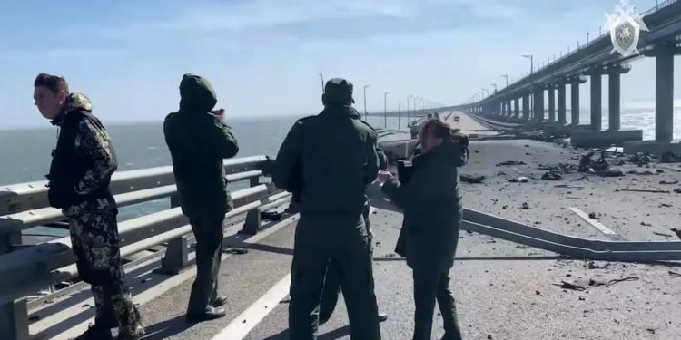 Следственный комитет РФ: в результате взрыва на Крымском мосту погибли три человека