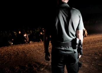 Amnesty International утверждает, что власти Латвии жестоко обращались с мигрантами на границе с Беларусью
