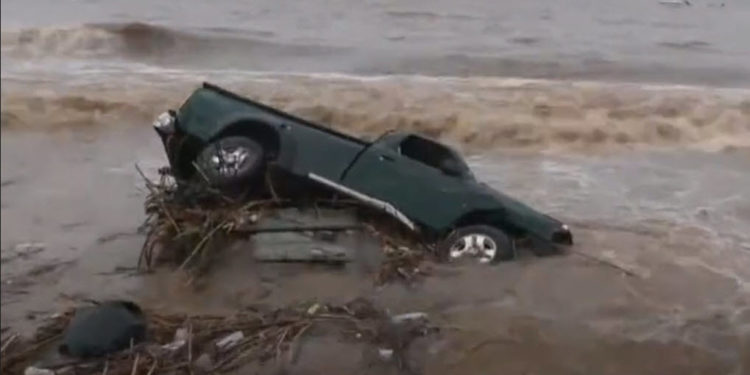 Inundații puternice în Creta, un bărbat a murit și o femeie este dată dispărută | VIDEO