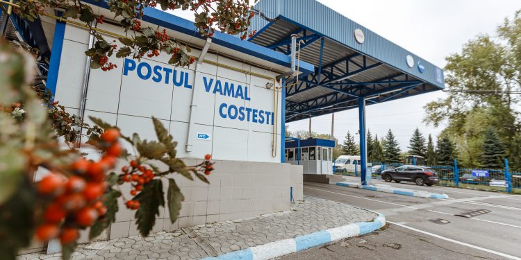 Postul Vamal Costești-Stânca și-a reluat parțial activitatea. Reprezentanții Serviciului Vamal: S-a produs un scurtcircuit, acum electricii remediază situația | VIDEO
