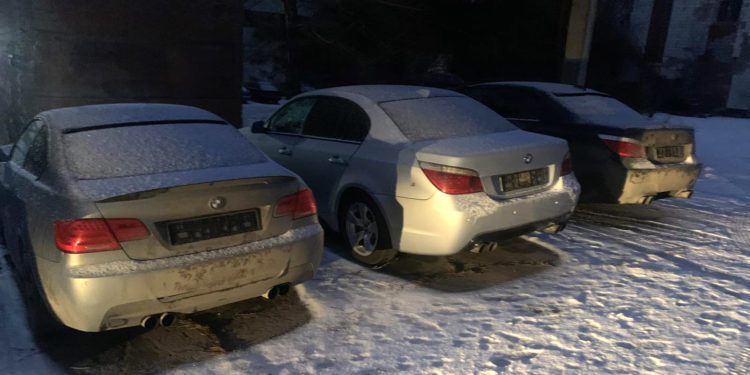 Trei bărbați — trimiși în judecată pentru contrabandă cu 23 autoturisme furate din UE. Sechestrul aplicat depășește 1,3 milioane lei