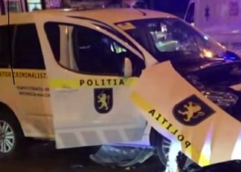 Accident nocturn în Capitală: O mașină de poliție, făcută zob | VIDEO