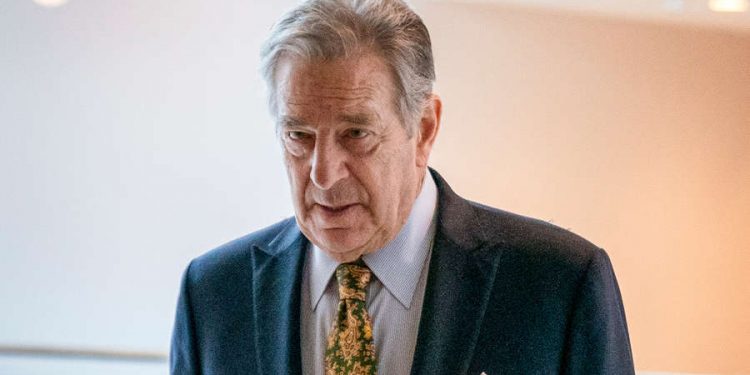 CNN: На мужа Пелоси напал поклонник теорий заговора