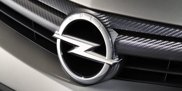 Opel recheamă în service peste 190.000 de mașini din cauza unor probleme cu frânele